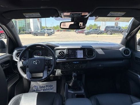 Certified 2022 Toyota Tacoma TRD Off-Road w/ TRD Premium Off Road Package AWD/4WD image 18