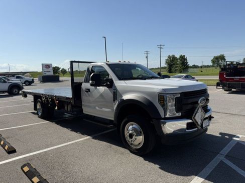Used 2018 Ford F550 4x4 Regular Cab Super Duty image 4