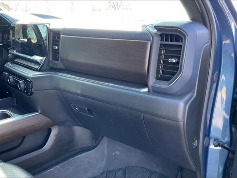 Used 2024 Chevrolet Silverado 1500 High Country image 17