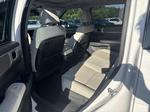 Used 2024 Hyundai Santa Fe Limited AWD/4WD image 5