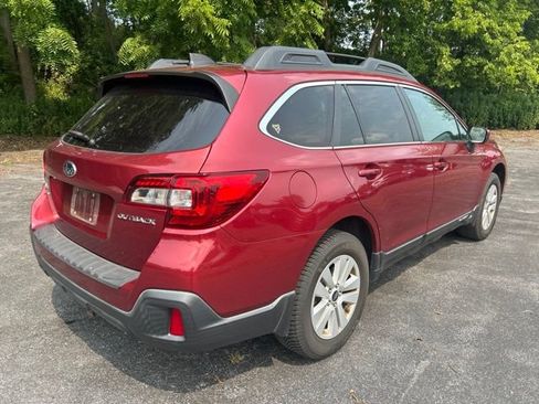 Used 2018 Subaru Outback 2.5i Premium AWD/4WD image 3