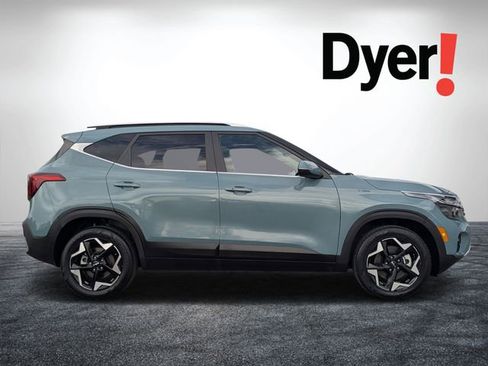 Certified 2025 Kia Seltos EX AWD/4WD image 2