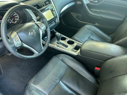 Used 2015 Nissan Altima 3.5 SL FWD image 11