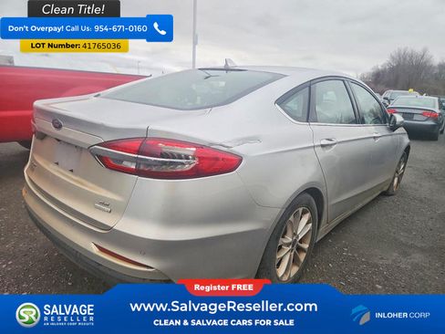 Used 2019 Ford Fusion SE FWD image 4