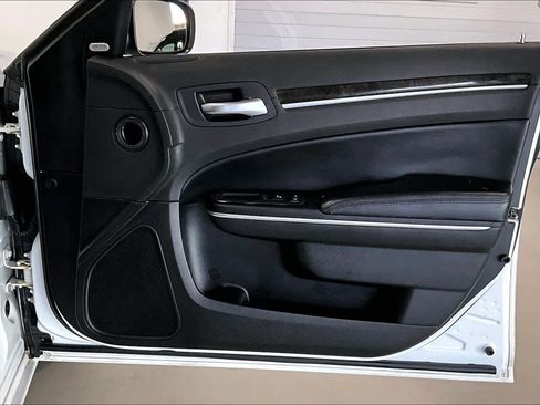 Used 2011 Chrysler 300 Limited image 26