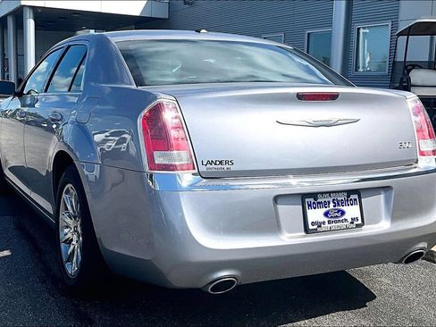 Used 2014 Chrysler 300 w/ Driver Convenience Group RWD image 3