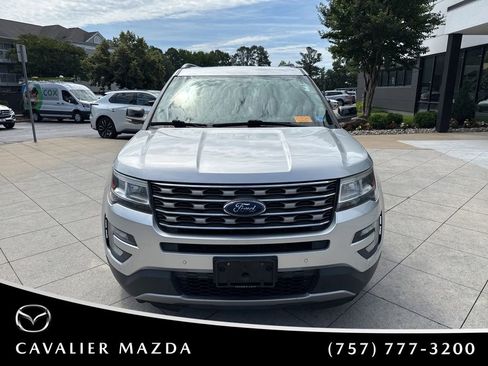Used 2017 Ford Explorer XLT w/ Equipment Group 202A FWD image 2