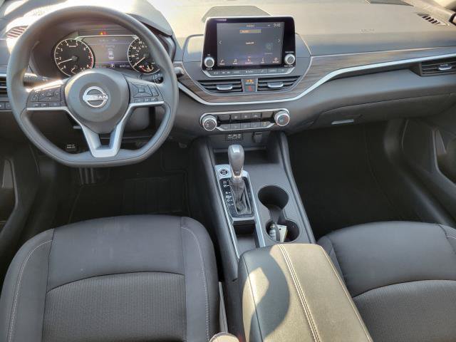 Used 2025 Nissan Altima 2.5 SV FWD image 27