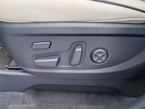 Used 2021 Hyundai Palisade Limited FWD image 17