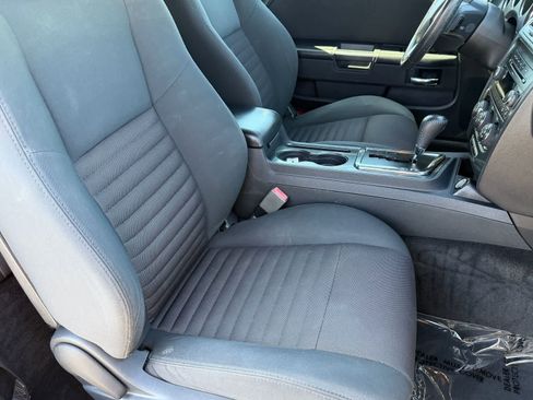 Used 2011 Dodge Challenger image 10