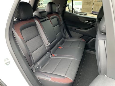 Used 2026 Chevrolet Equinox RS FWD image 37