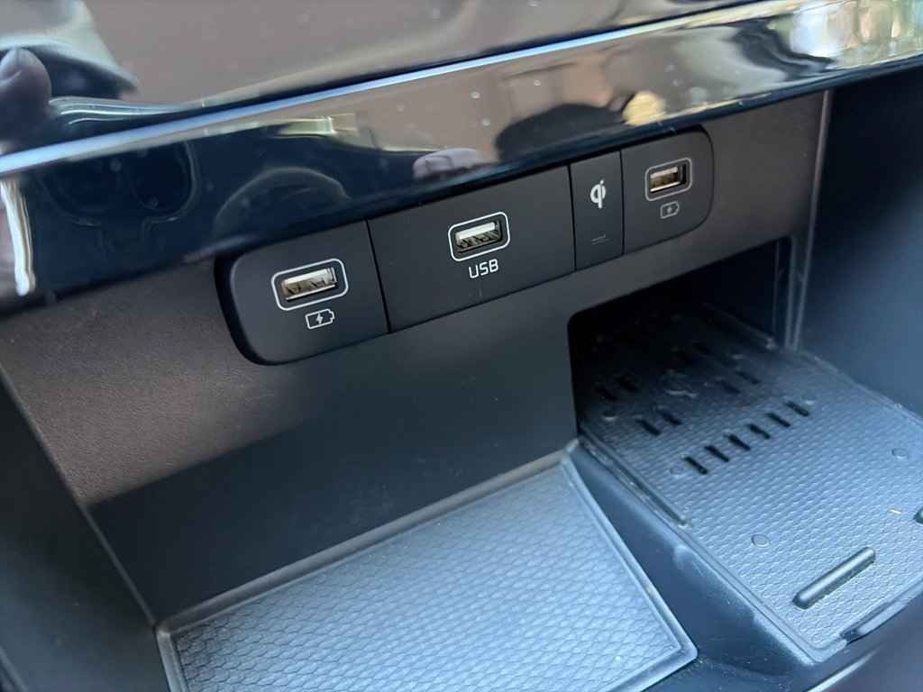 Used 2024 Kia Carnival SX Prestige FWD image 23
