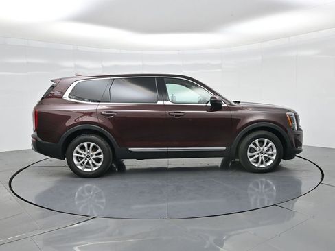 Certified 2022 Kia Telluride LX image 17