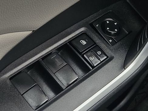 Used 2021 Toyota RAV4 XLE w/ Convenience Package image 27