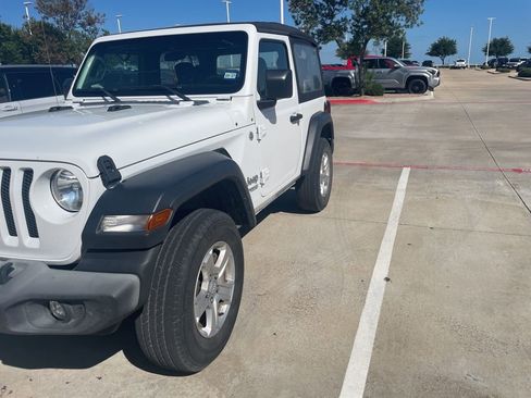 Used 2019 Jeep Wrangler Sport AWD/4WD image 15