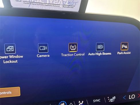 Certified 2025 Chevrolet Traverse LT image 31