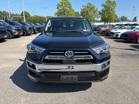 Used 2024 Toyota 4Runner Limited AWD/4WD image 2