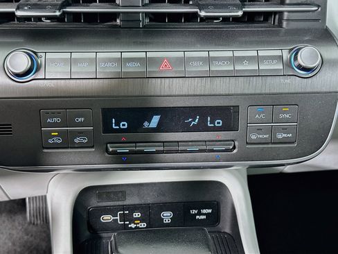 Used 2024 Hyundai Kona SEL FWD image 24