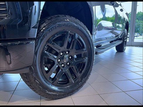New 2026 Chevrolet Silverado 1500 LT Trail Boss w/ Convenience Package II AWD/4WD image 2