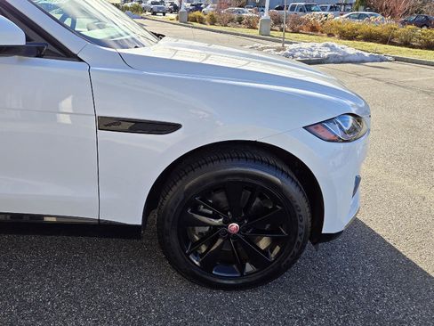 Used 2023 Jaguar F-PACE S image 14