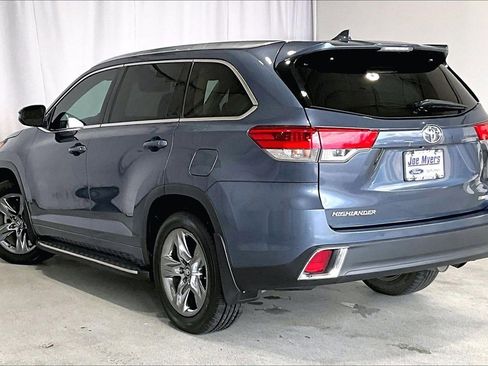 Used 2019 Toyota Highlander Limited Platinum image 10