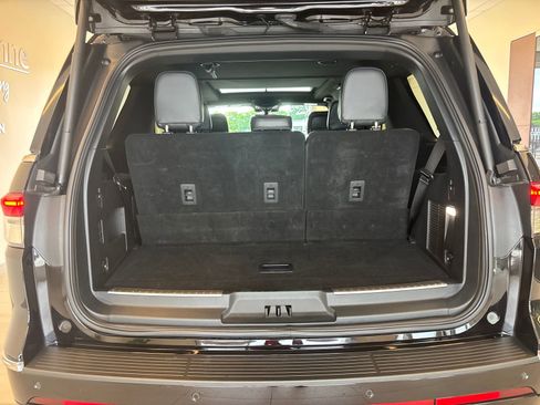 Certified 2024 Lincoln Navigator Premiere AWD/4WD image 10