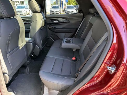 Used 2023 Chevrolet TrailBlazer RS w/ Sun and Liftgate Package AWD/4WD image 13