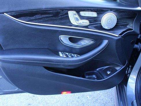 Used 2019 Mercedes-Benz E 300 image 8