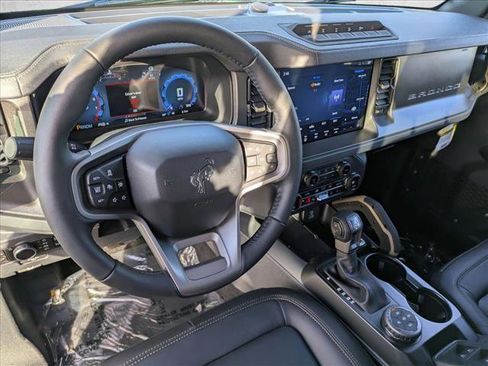 New 2025 Ford Bronco Badlands image 3