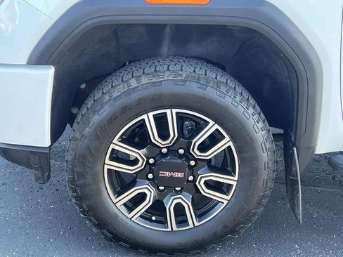 Used 2023 GMC Sierra 2500 AT4 w/ AT4 Premium Plus Package AWD/4WD image 9