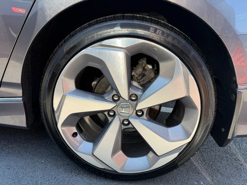 Used 2018 Honda Accord Touring image 40