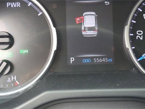 Used 2021 Toyota RAV4 XLE w/ Convenience Package image 26