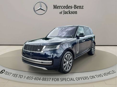 Used 2023 Land Rover Range Rover SE AWD/4WD image 1