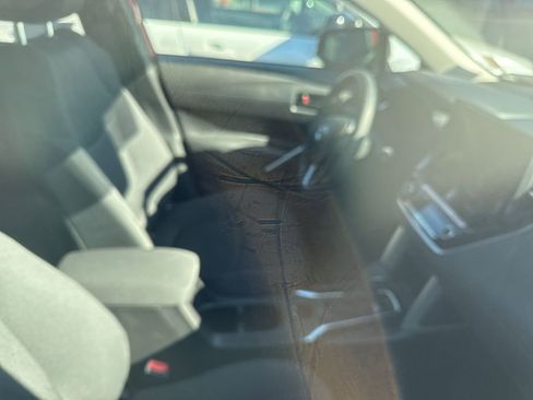 Used 2025 Toyota Corolla Cross LE image 6