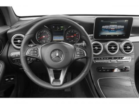 Used 2019 Mercedes-Benz GLC 350e 4MATIC image 10