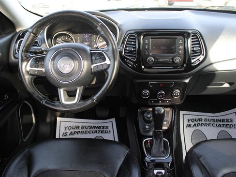Used 2018 Jeep Compass Latitude AWD/4WD image 3