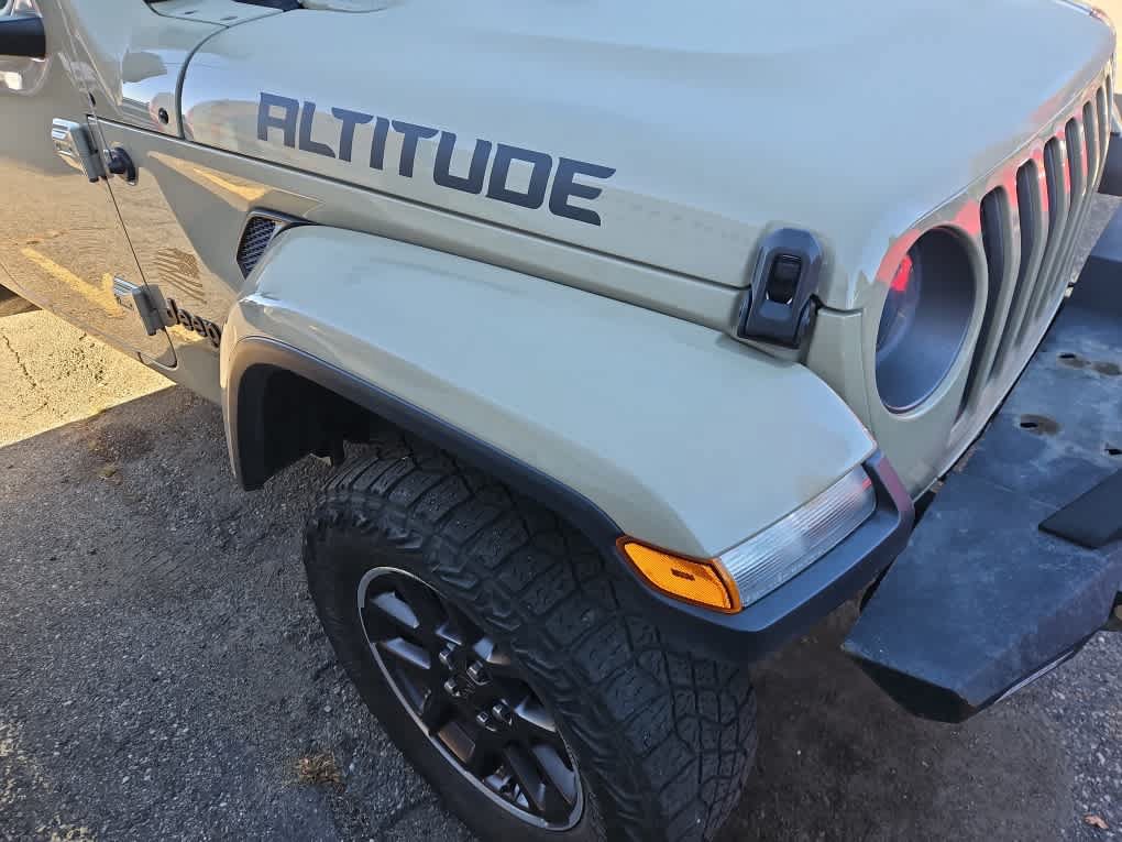 Used 2020 Jeep Gladiator Sport AWD/4WD image 7