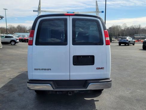 Used 2017 GMC Savana 2500 RWD image 10