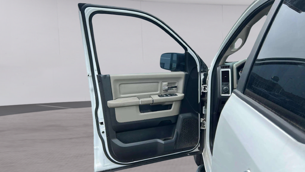 Used 2012 RAM 1500 Classic SLT RWD image 12