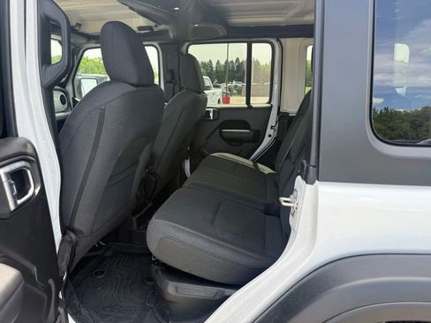 Used 2024 Jeep Wrangler Unlimited AWD/4WD image 11