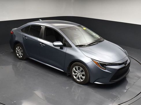 Used 2025 Toyota Corolla LE FWD image 38