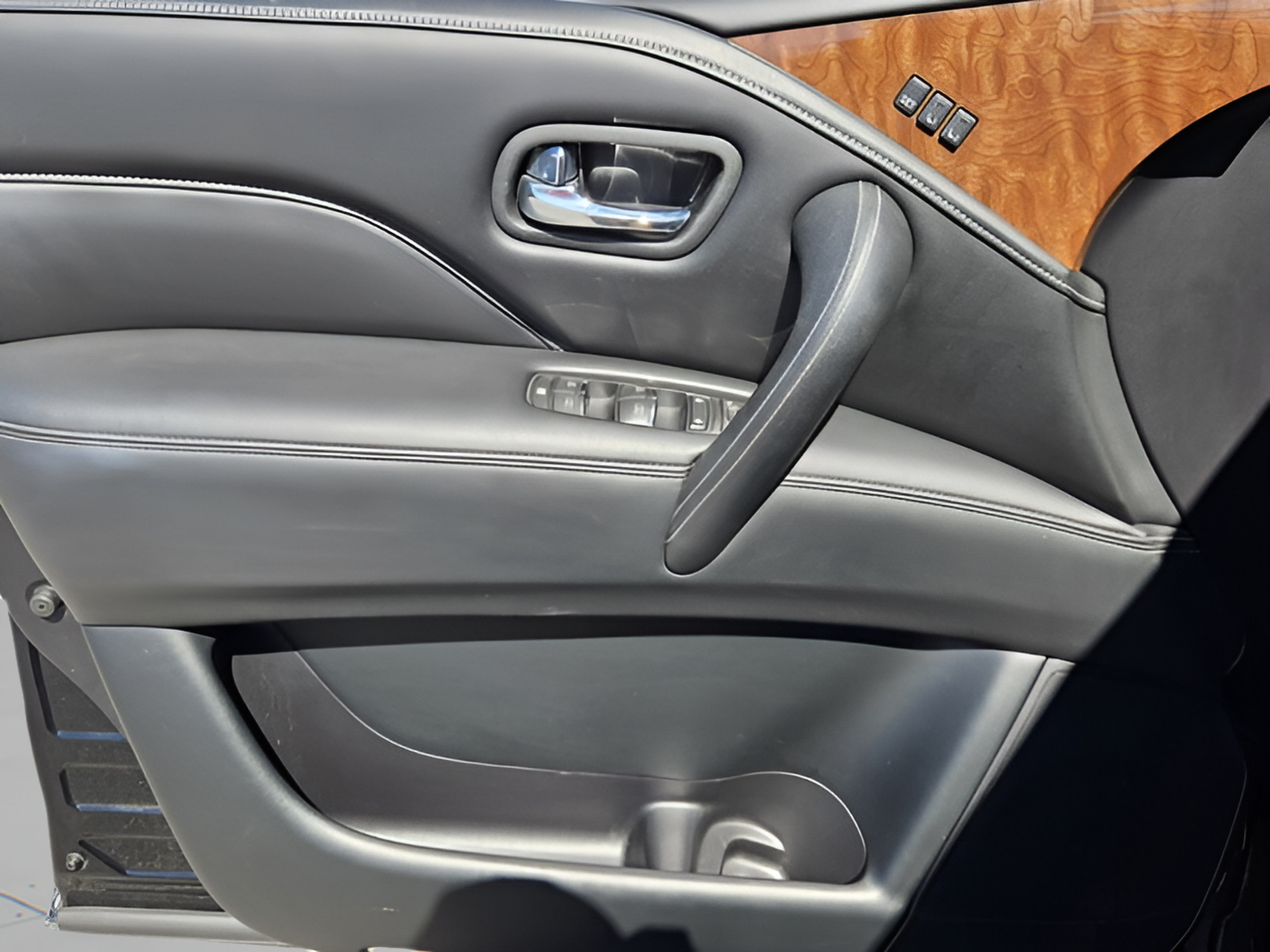 Used 2019 INFINITI QX80 Luxe w/ Proassist Package RWD image 15