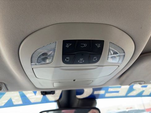 Used 2023 Chrysler Voyager LX FWD image 24