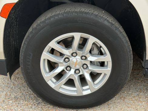 Used 2024 Chevrolet Tahoe LT AWD/4WD image 10