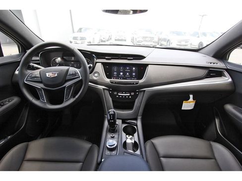 New 2026 Cadillac XT5 Luxury AWD/4WD image 9
