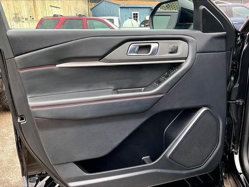 Used 2025 Ford Explorer ST-Line w/ Premium Package image 21