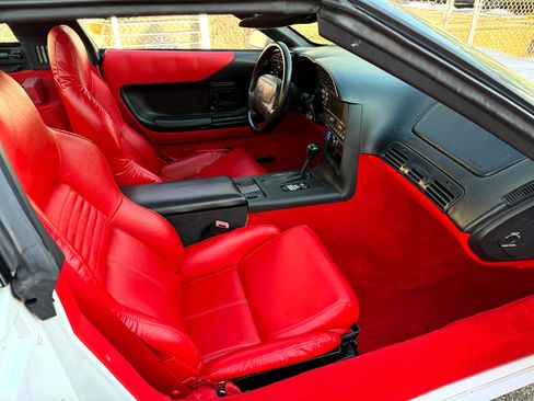 Used 1996 Chevrolet Corvette Coupe image 13