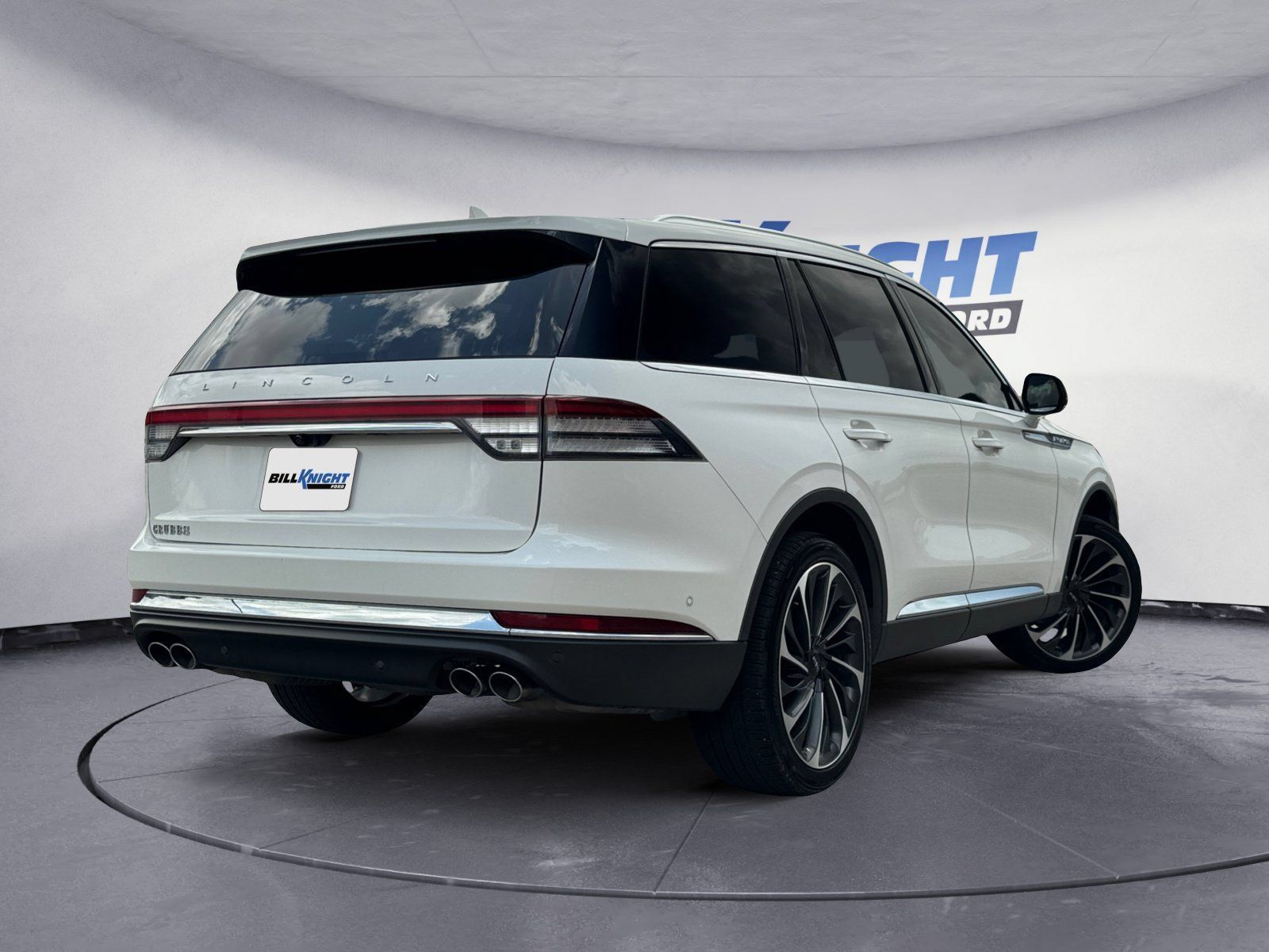 Used 2023 Lincoln Aviator Reserve w/ Equipment Group 201A AWD/4WD image 5