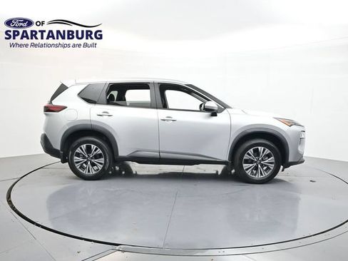 Used 2023 Nissan Rogue SV FWD image 8