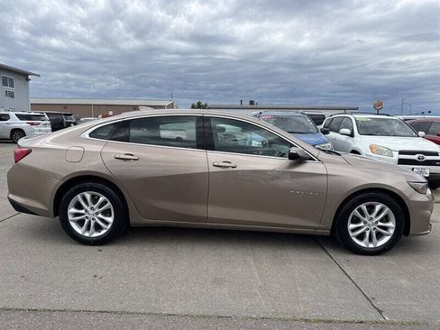 Used 2018 Chevrolet Malibu LT FWD image 9